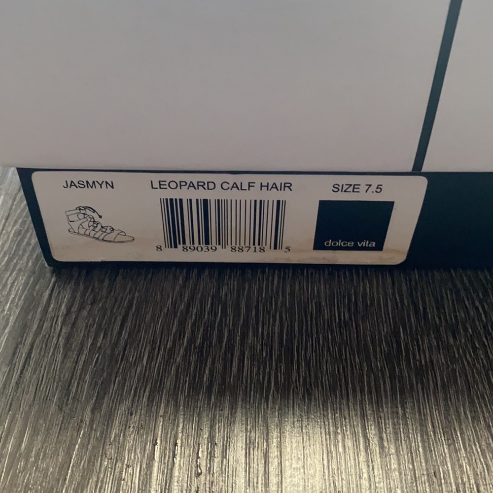 Dolce Vita Leopard Calf Hair Sandals - Picture 6 of 10